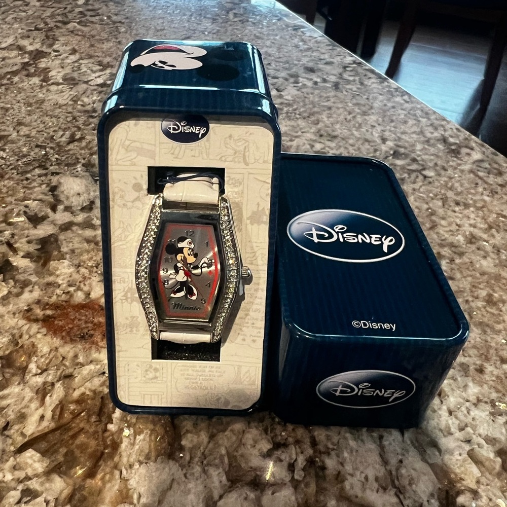 Disney Minnie Mouse Nurse Watch w/ Crystal Bezel – New in Box